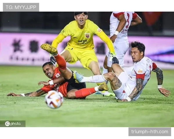 中超赛季最佳阵容出炉，明星球员联袂演绎巅峰表现