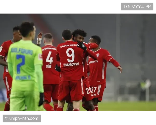 丘库埃梅卡关键爆发助德甲球队逆转取胜，状态回暖表现抢眼